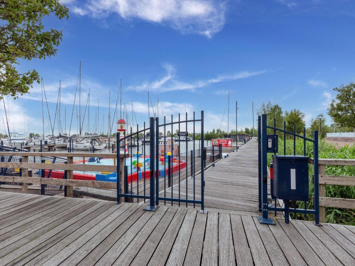 Hotel Luxury Houseboat In Volendam Marina Exterior foto
