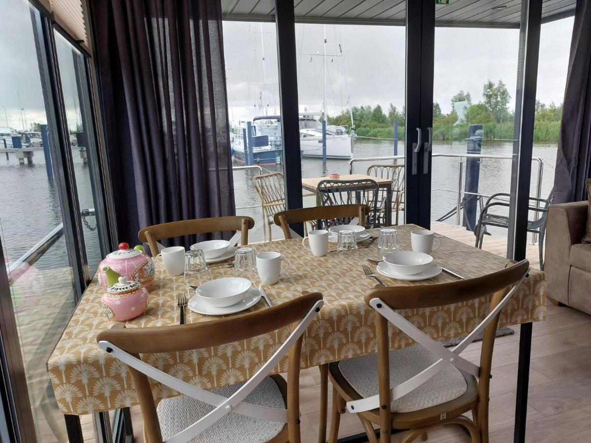 Hotel Luxury Houseboat In Volendam Marina Exterior foto
